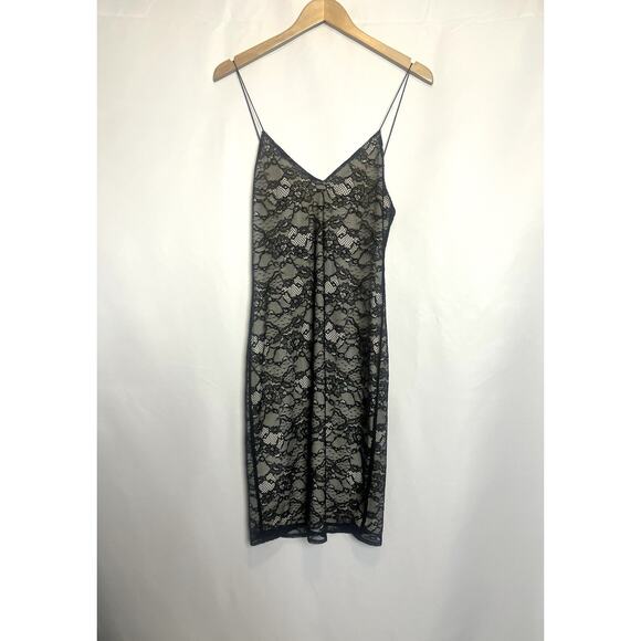 alice + Olivia Lace Slip Dress In Black. Size 8
Waist 27” to 28” - Picture 13 of 14